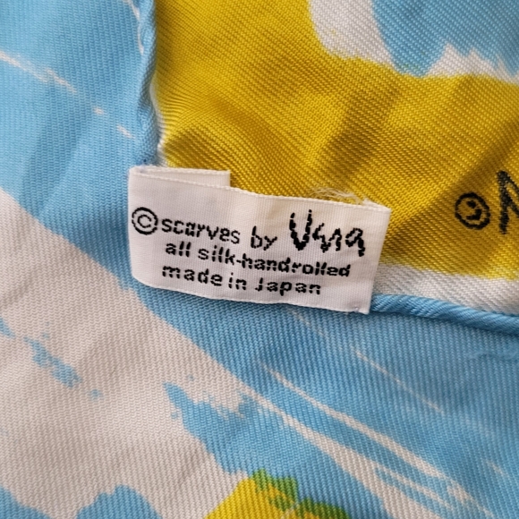 Vera 60s butterfly watercolor design ALL SILK Handrolled made in Japan scarf - Picture 4 of 4